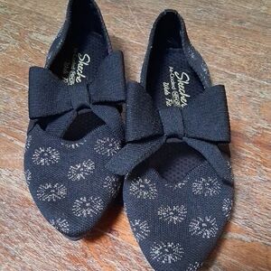 Skechers Black Dress Shoes with Bow Detail